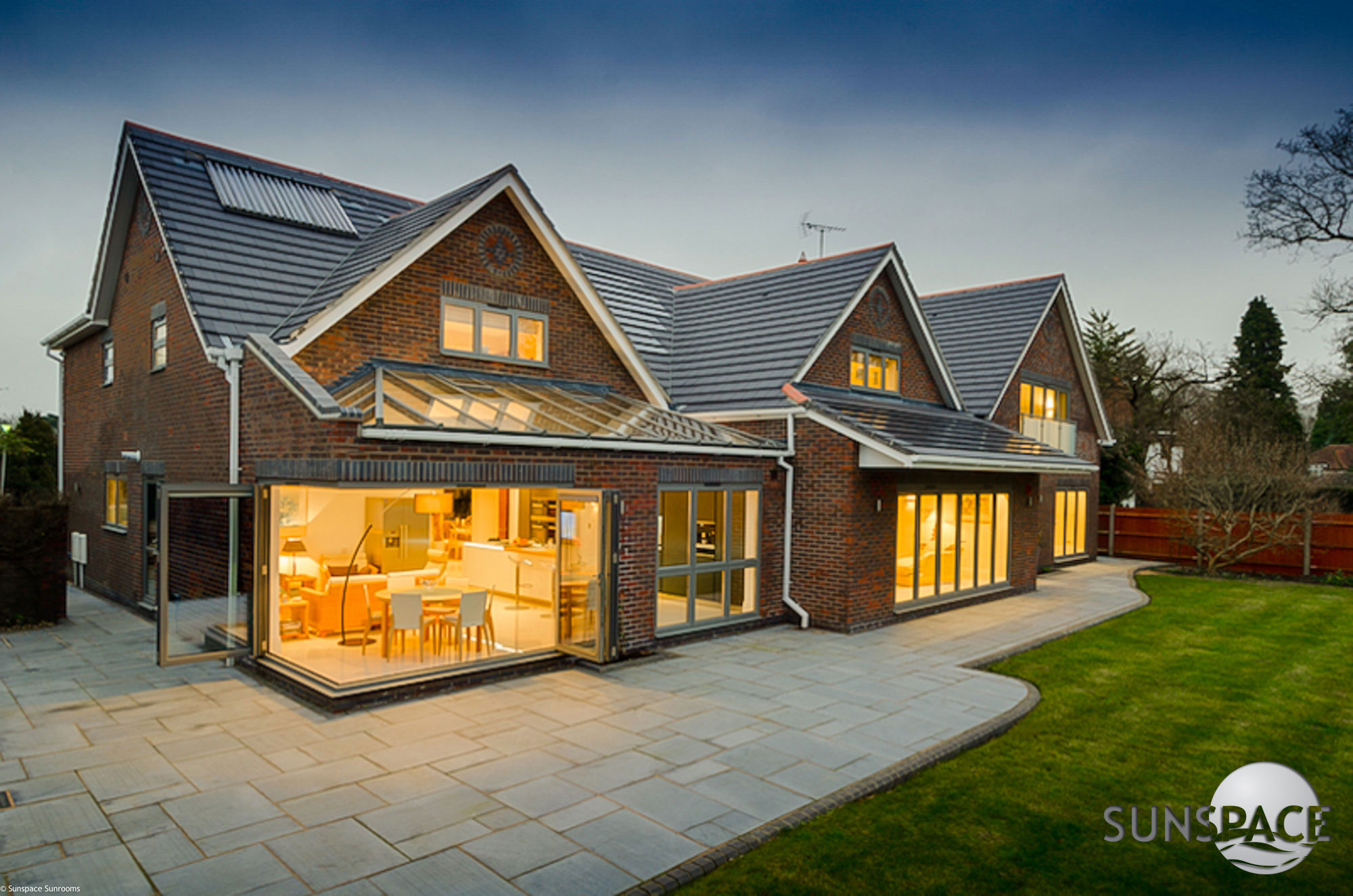 Sunspace-WeatherMaster-Plus-Horizontal-Stacking-Doors-02